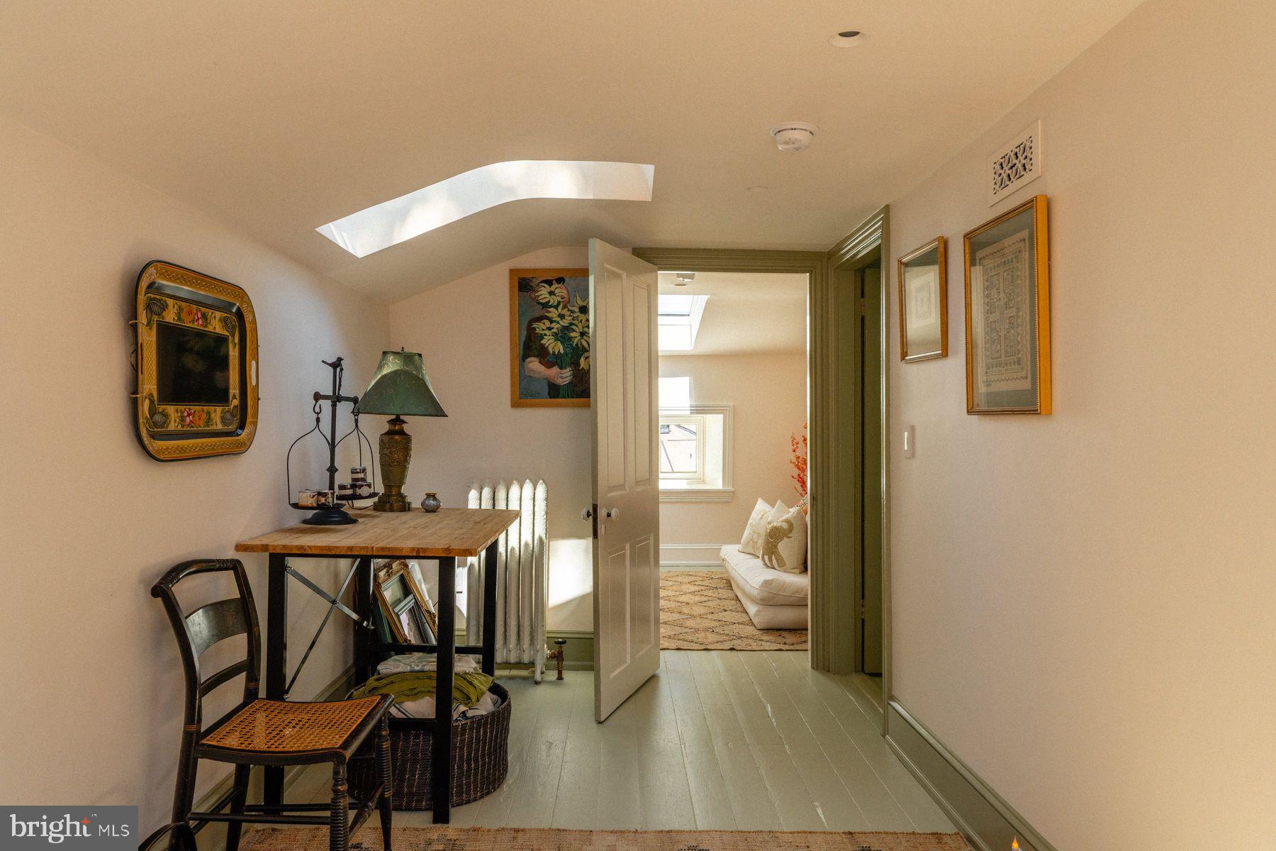 CHESTNUT HILL - Residential