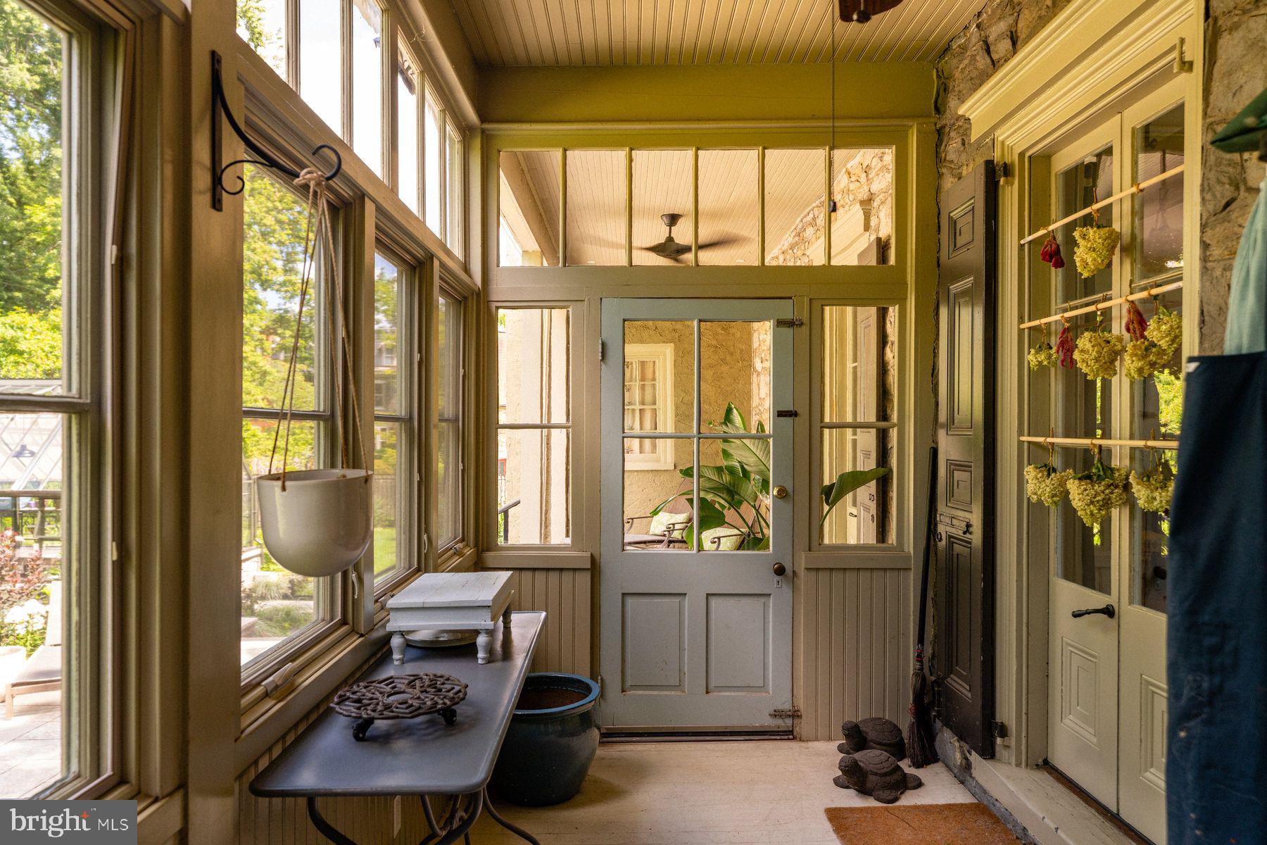 CHESTNUT HILL - Residential