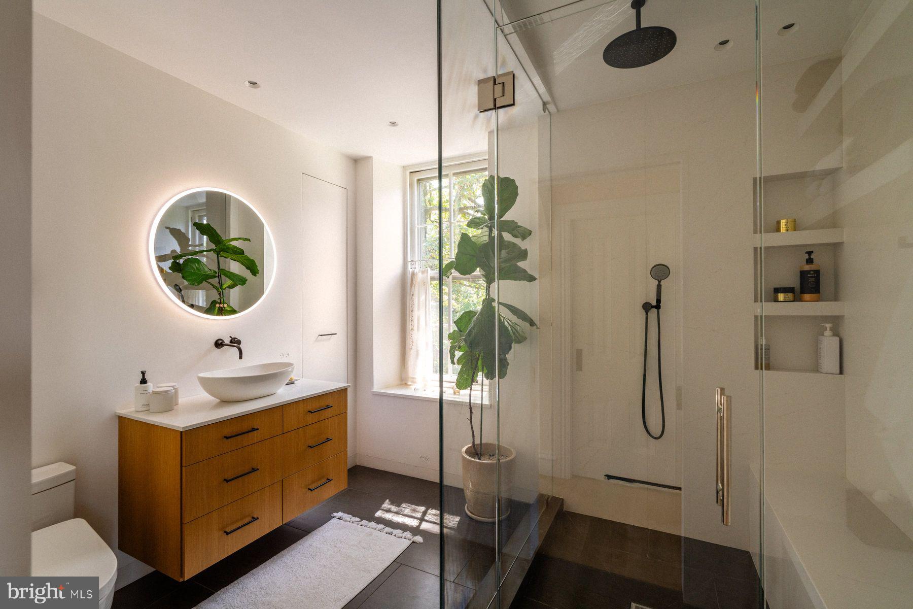 CHESTNUT HILL - Residential