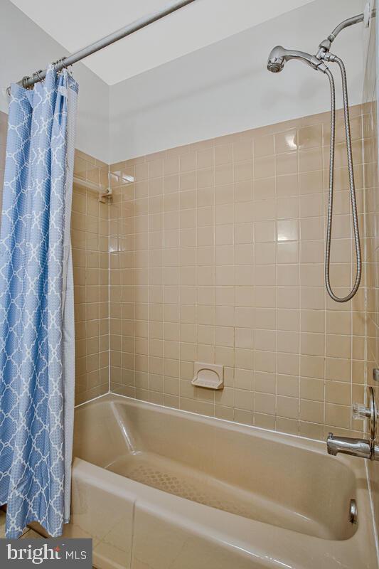 ARUNDEL HILLS - Residential