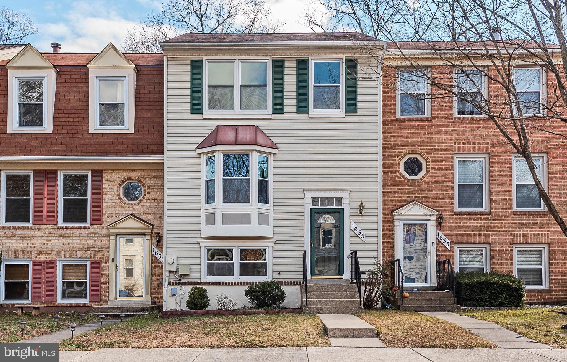 CROFTON MEADOWS - Residential