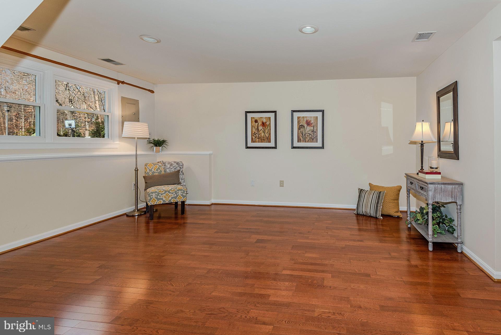 CROFTON MEADOWS - Residential