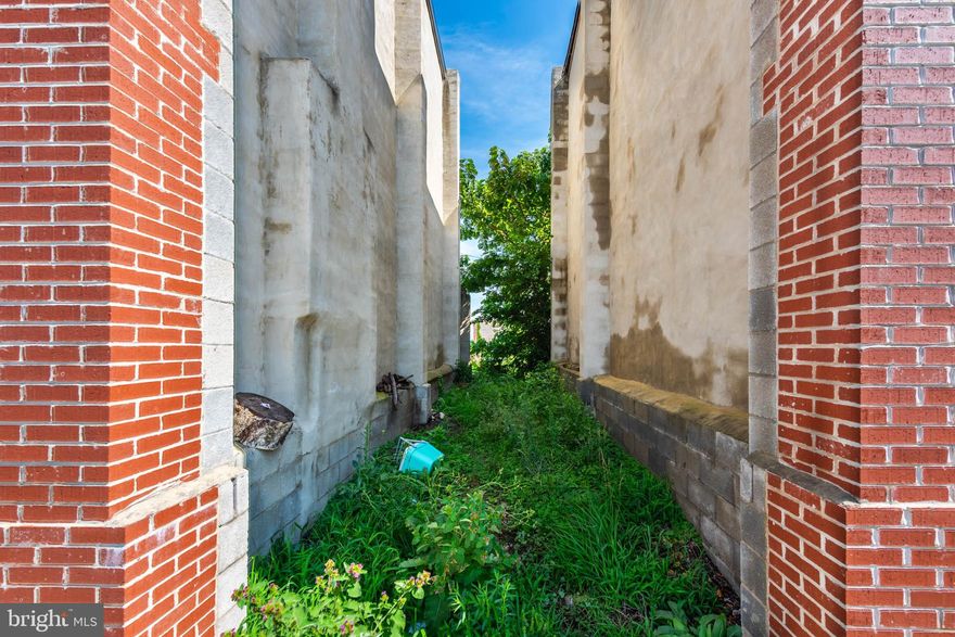 11-8X70 Vacant lot facing Collington Square Park