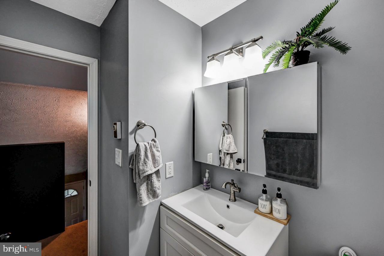 POCONO FARMS EAST - Residential