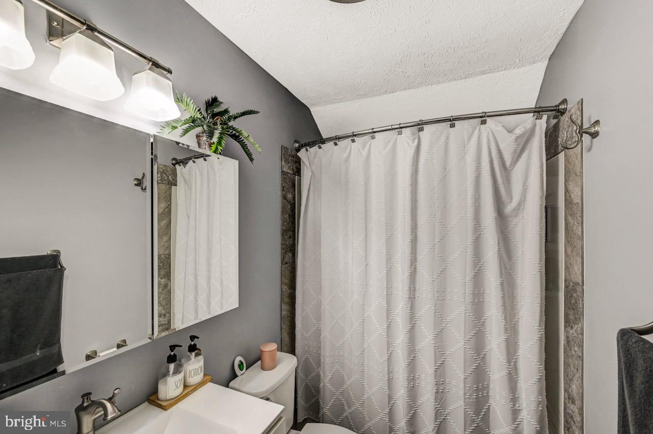 POCONO FARMS EAST - Residential