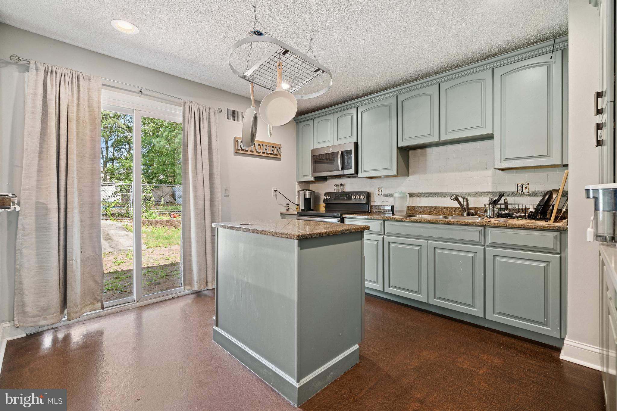 102 BARNEGAT BOULEVARD S
