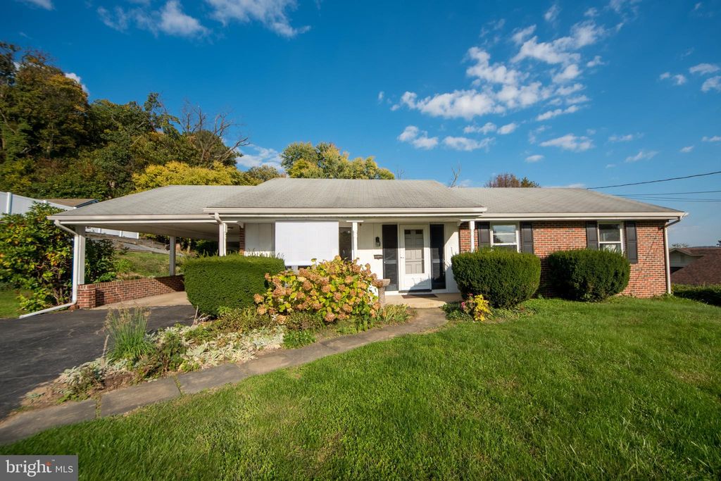 Photo of 421 KINDERHOOK RD, COLUMBIA, PA 17512 (MLS # PALA2026700)