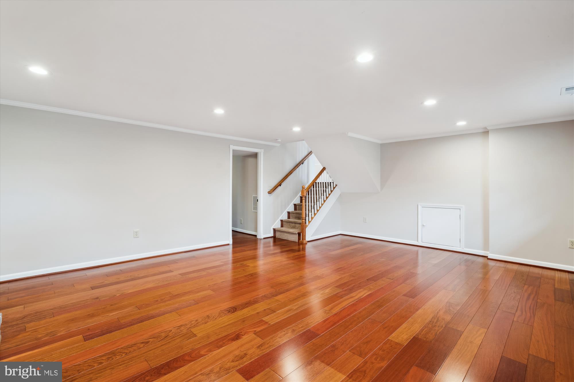 ROLLING HILLS - Residential