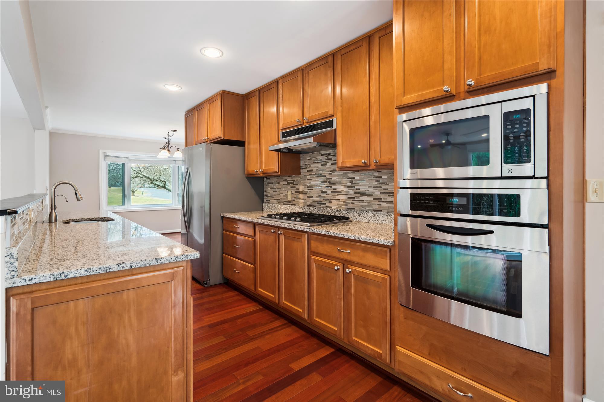 ROLLING HILLS - Residential