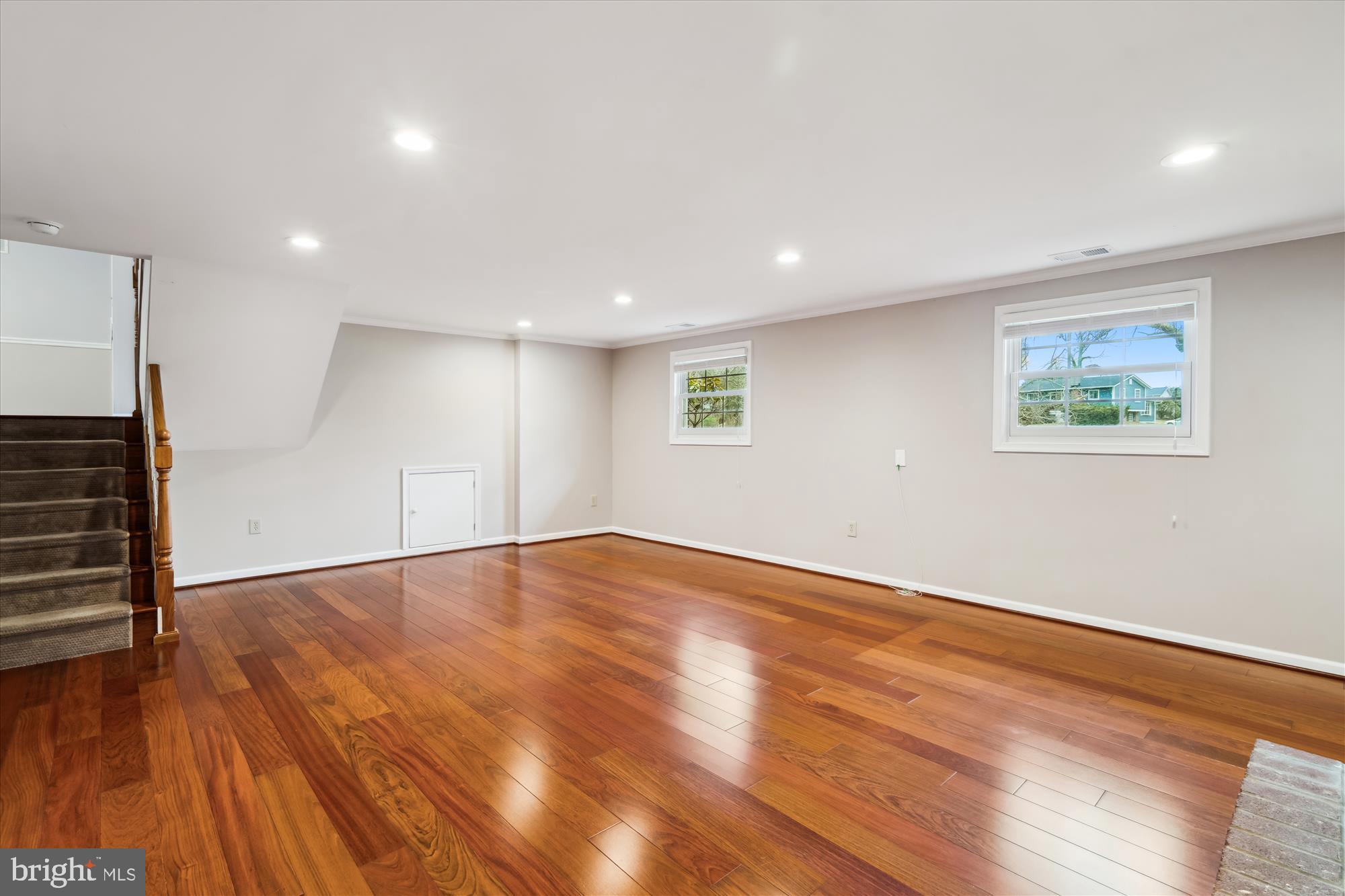 ROLLING HILLS - Residential