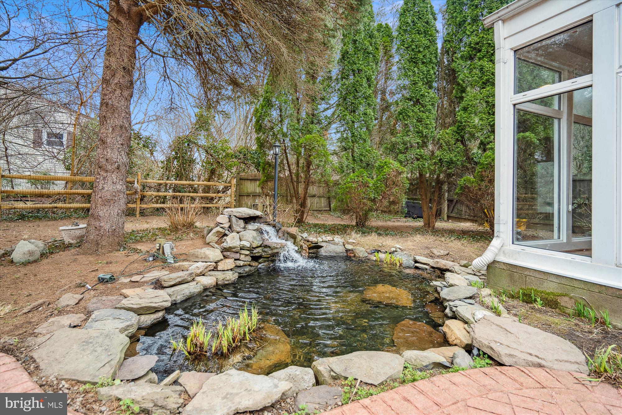 ROLLING HILLS - Residential