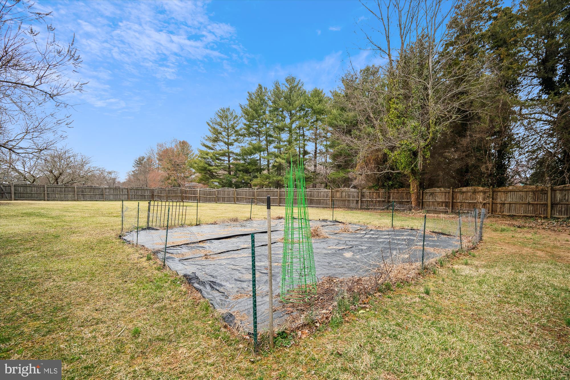 ROLLING HILLS - Residential