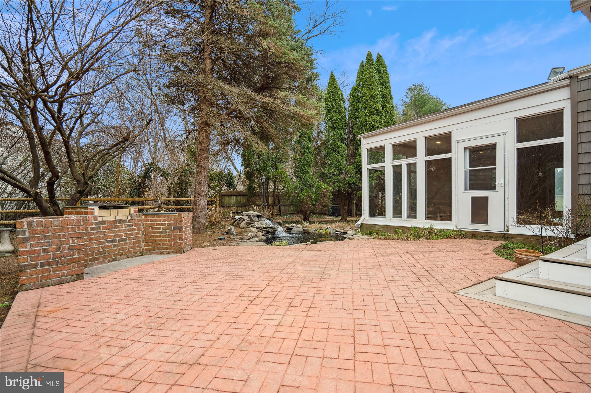 ROLLING HILLS - Residential