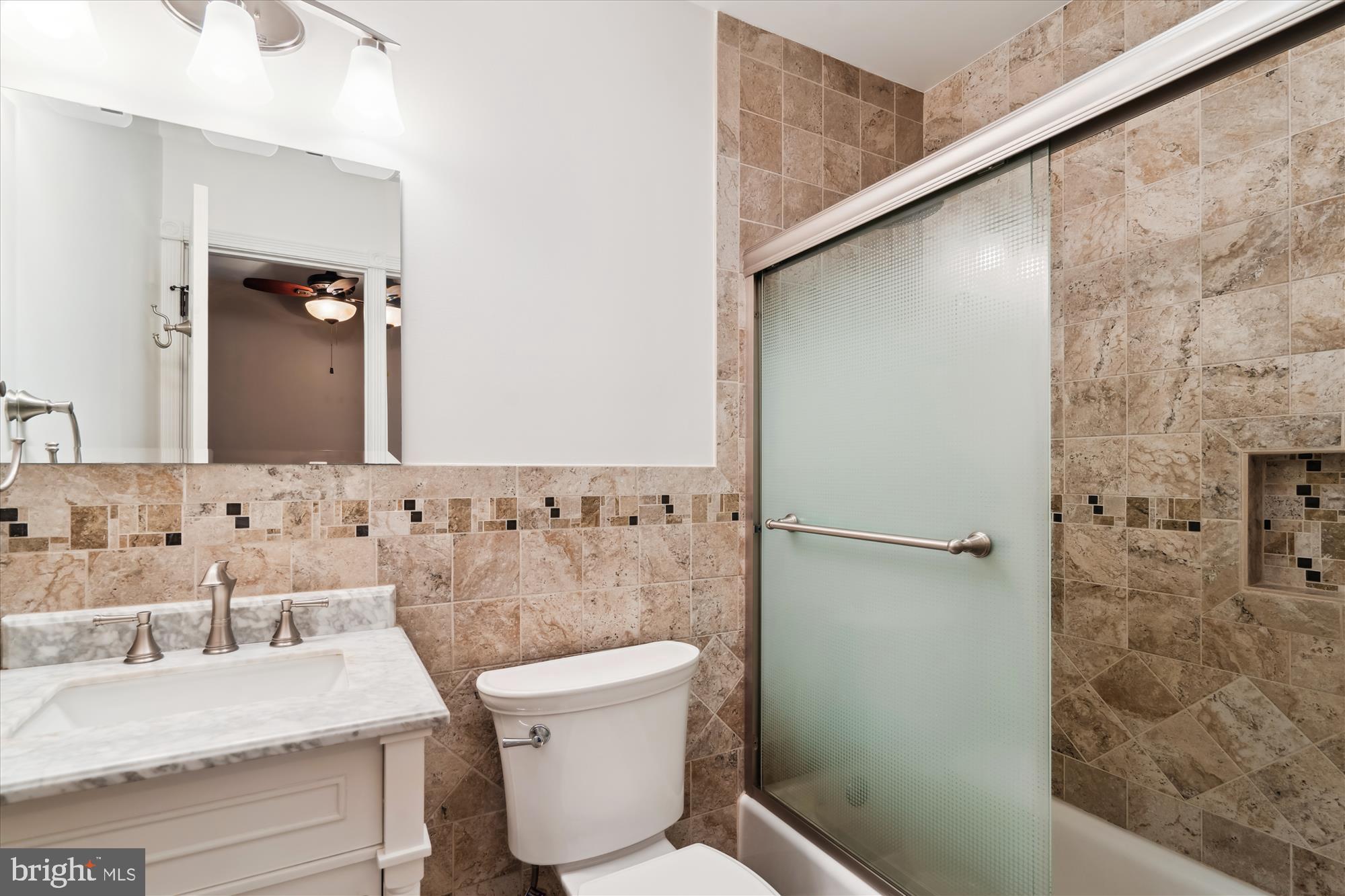 ROLLING HILLS - Residential