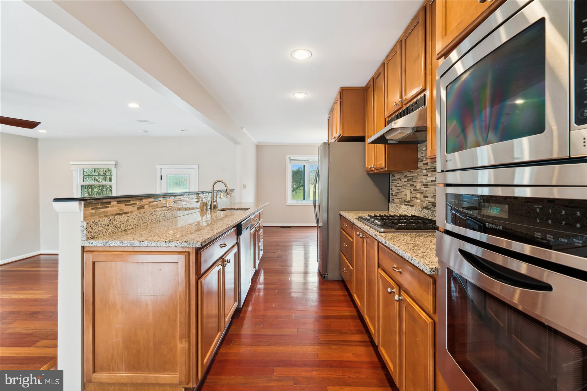 ROLLING HILLS - Residential