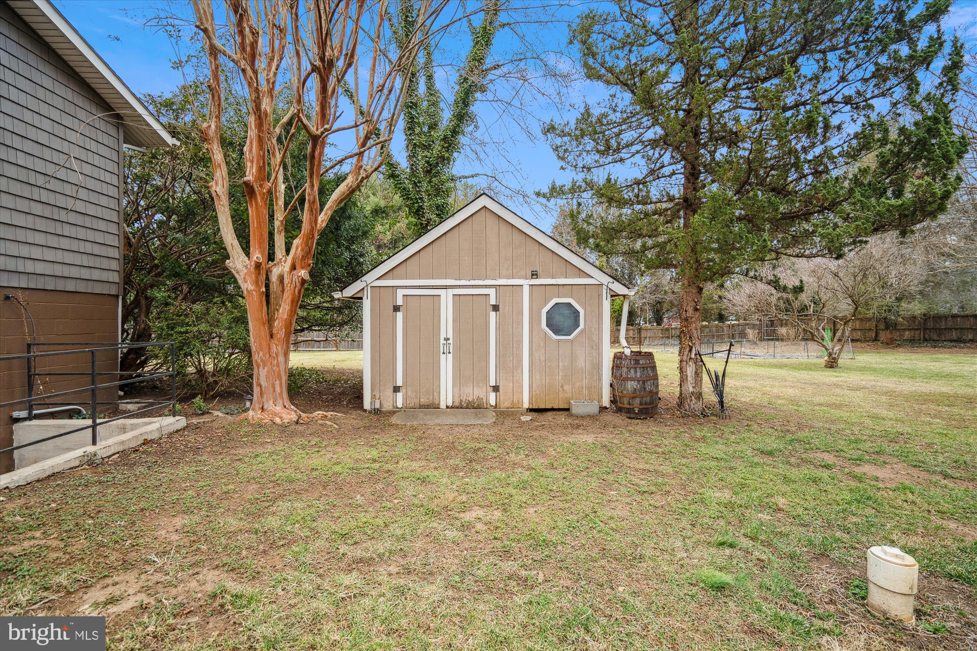 ROLLING HILLS - Residential