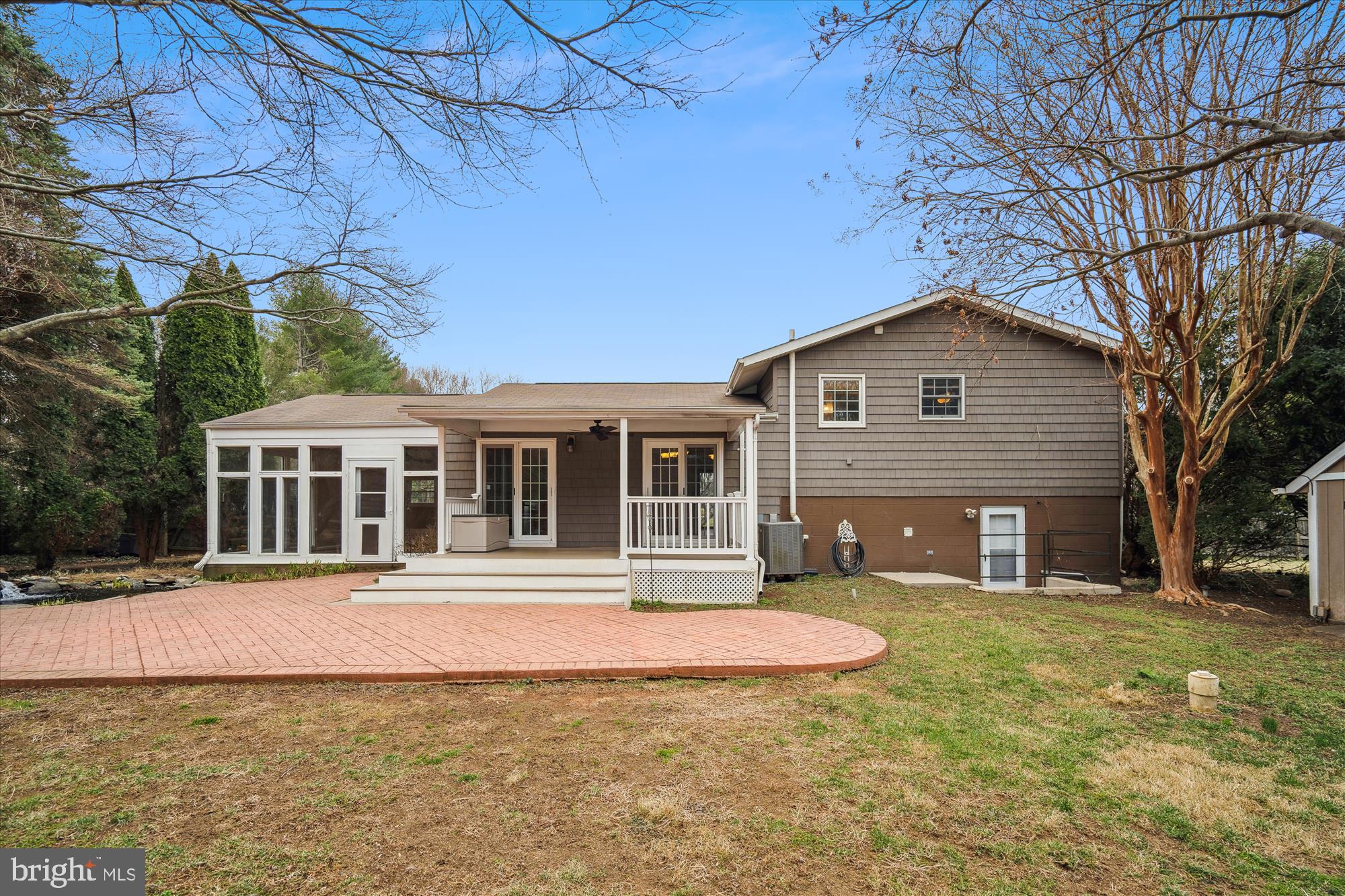 ROLLING HILLS - Residential