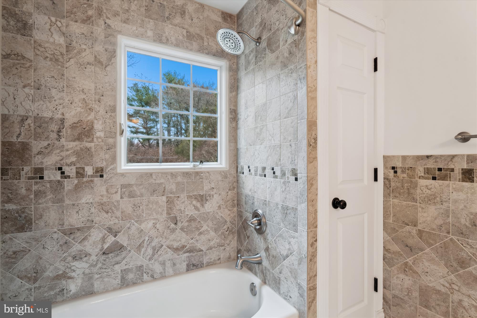 ROLLING HILLS - Residential