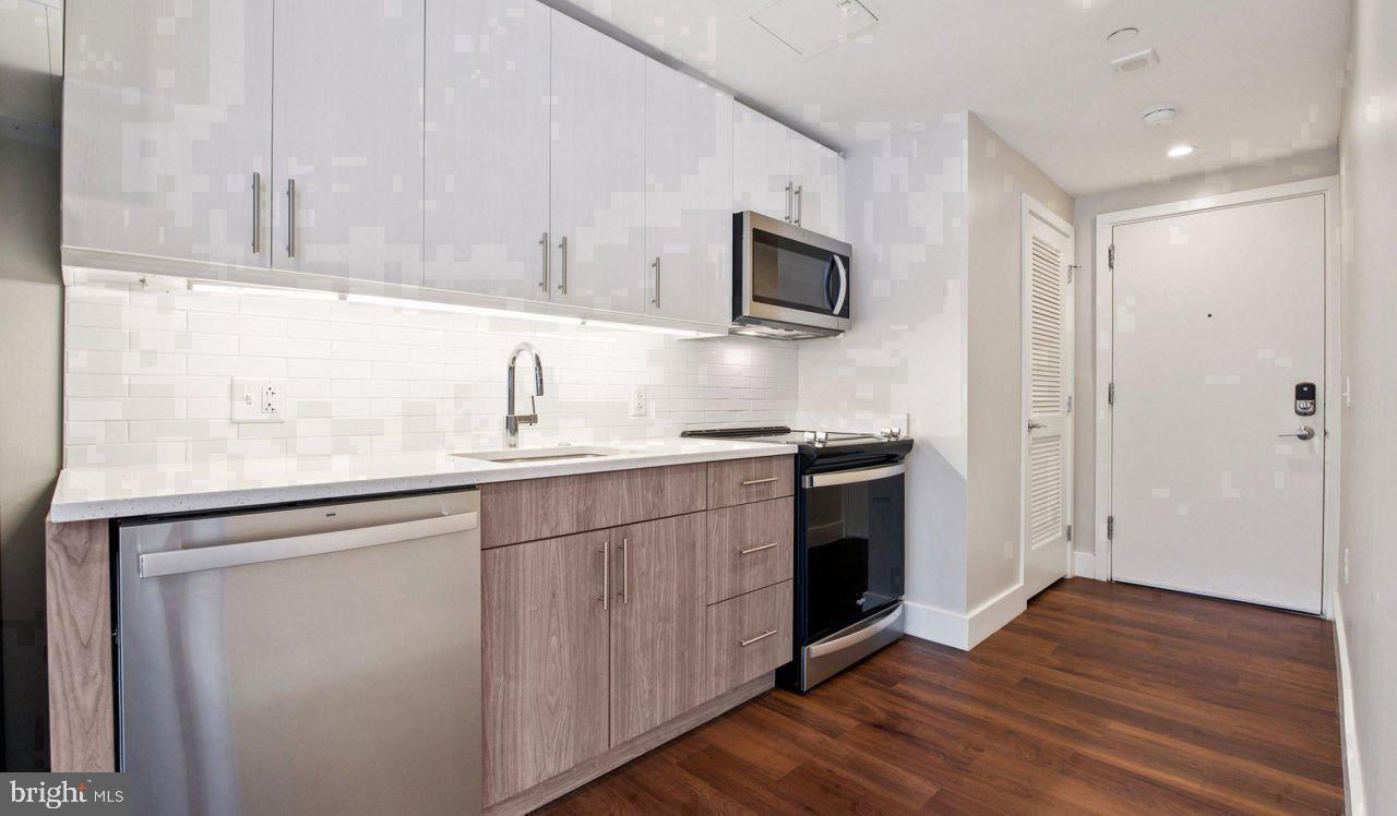 2200 BENJAMIN FRANKLIN PARKWAY E1415