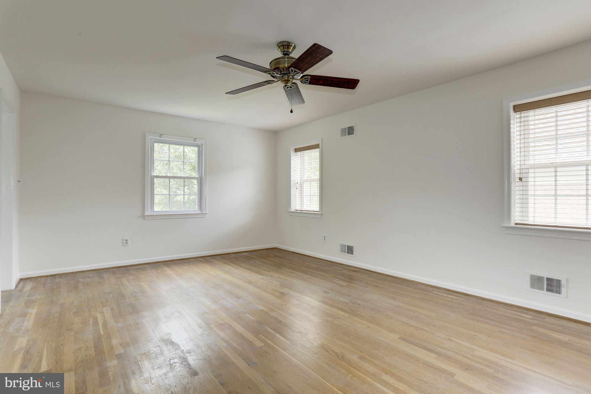 EAST GATE OF POTOMAC - Residential Lease