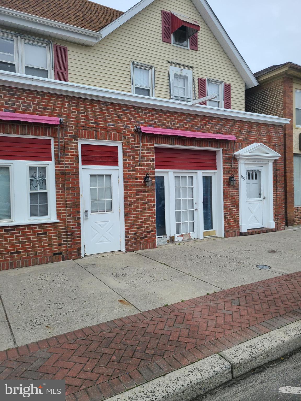 215 PHILADELPHIA AVENUE