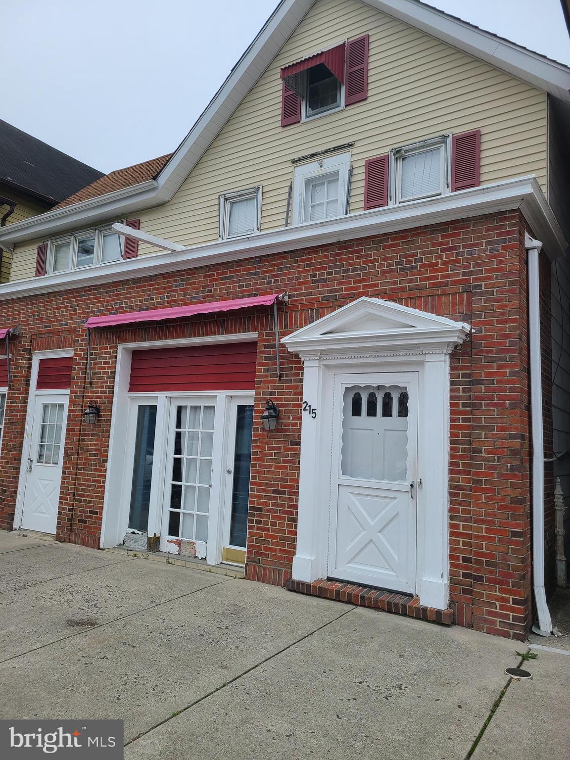 215 PHILADELPHIA AVENUE
