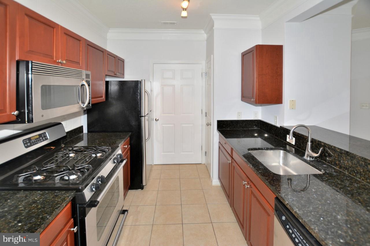 WESTCHESTER AT STRATFORD - Residential Lease