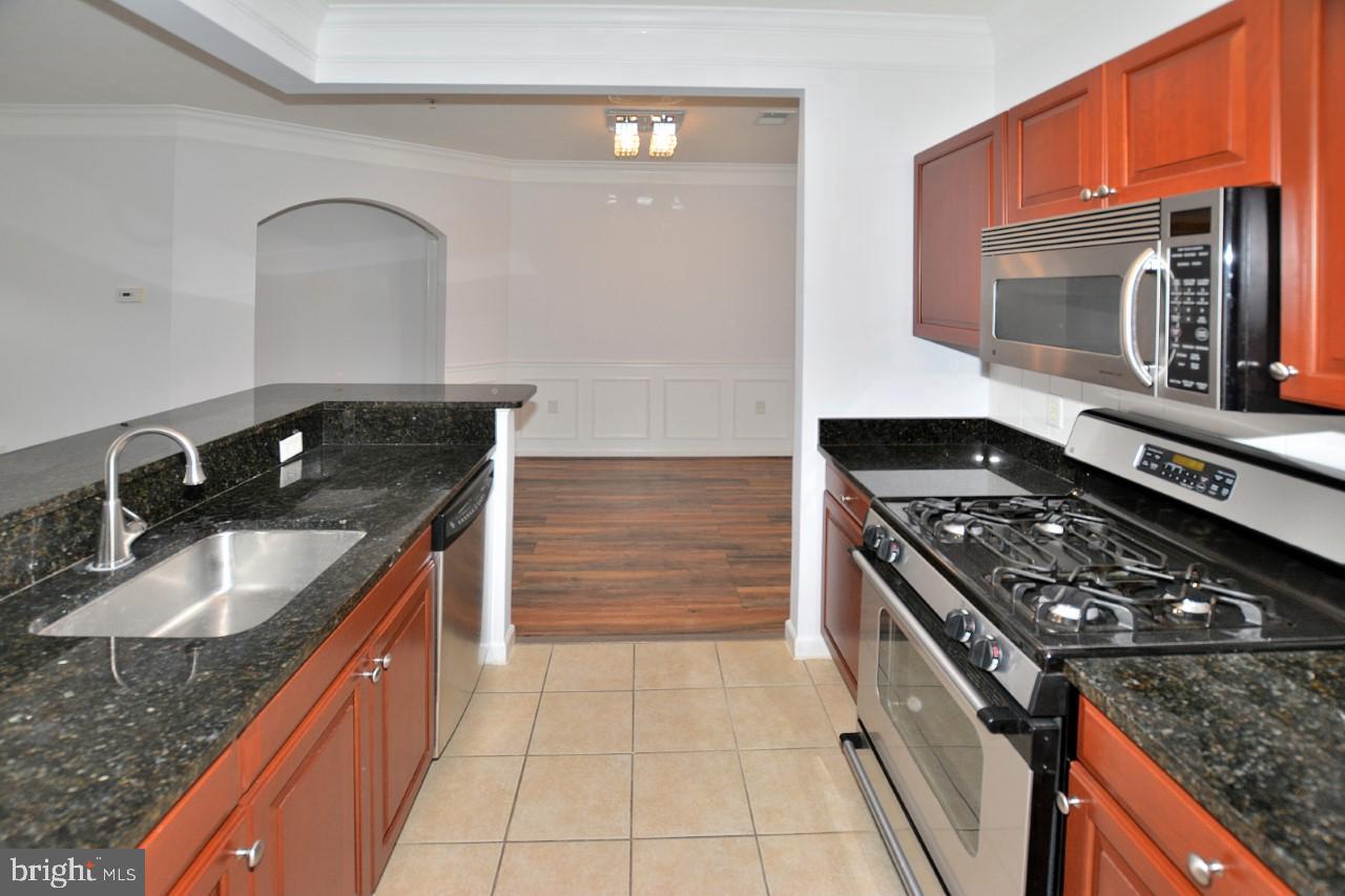 WESTCHESTER AT STRATFORD - Residential Lease