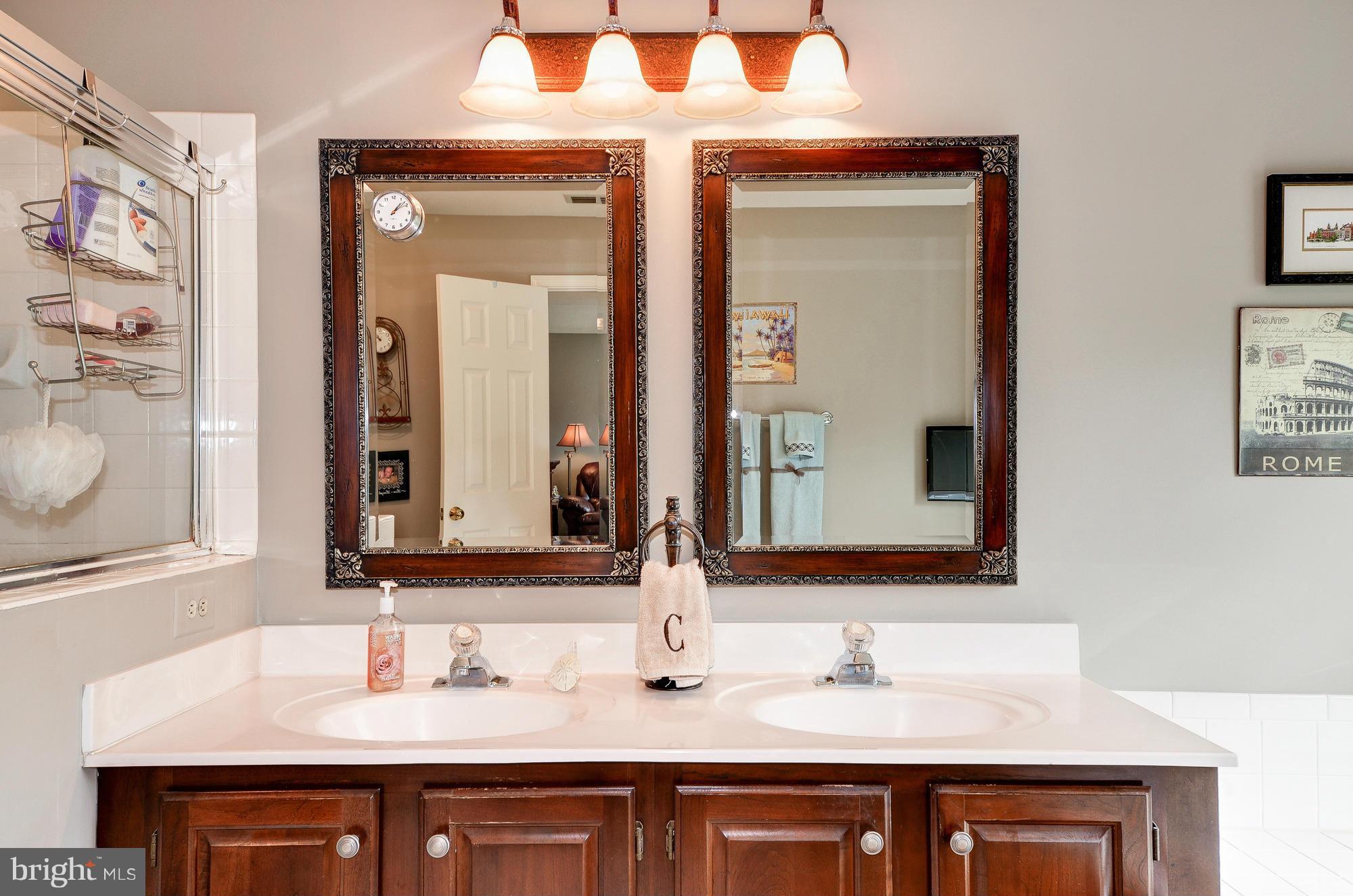 CROSSPOINTE - Residential