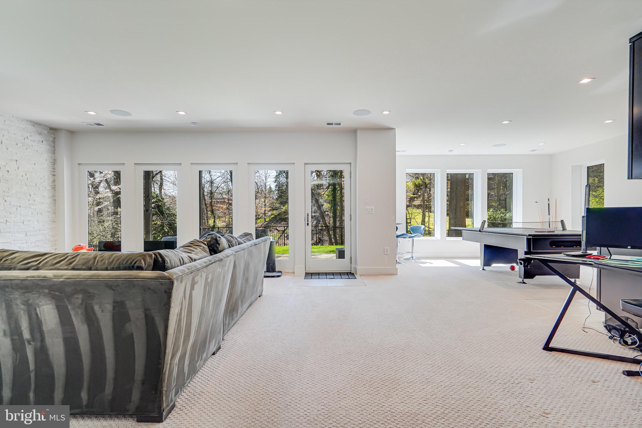 BELLEVUE FOREST - Residential