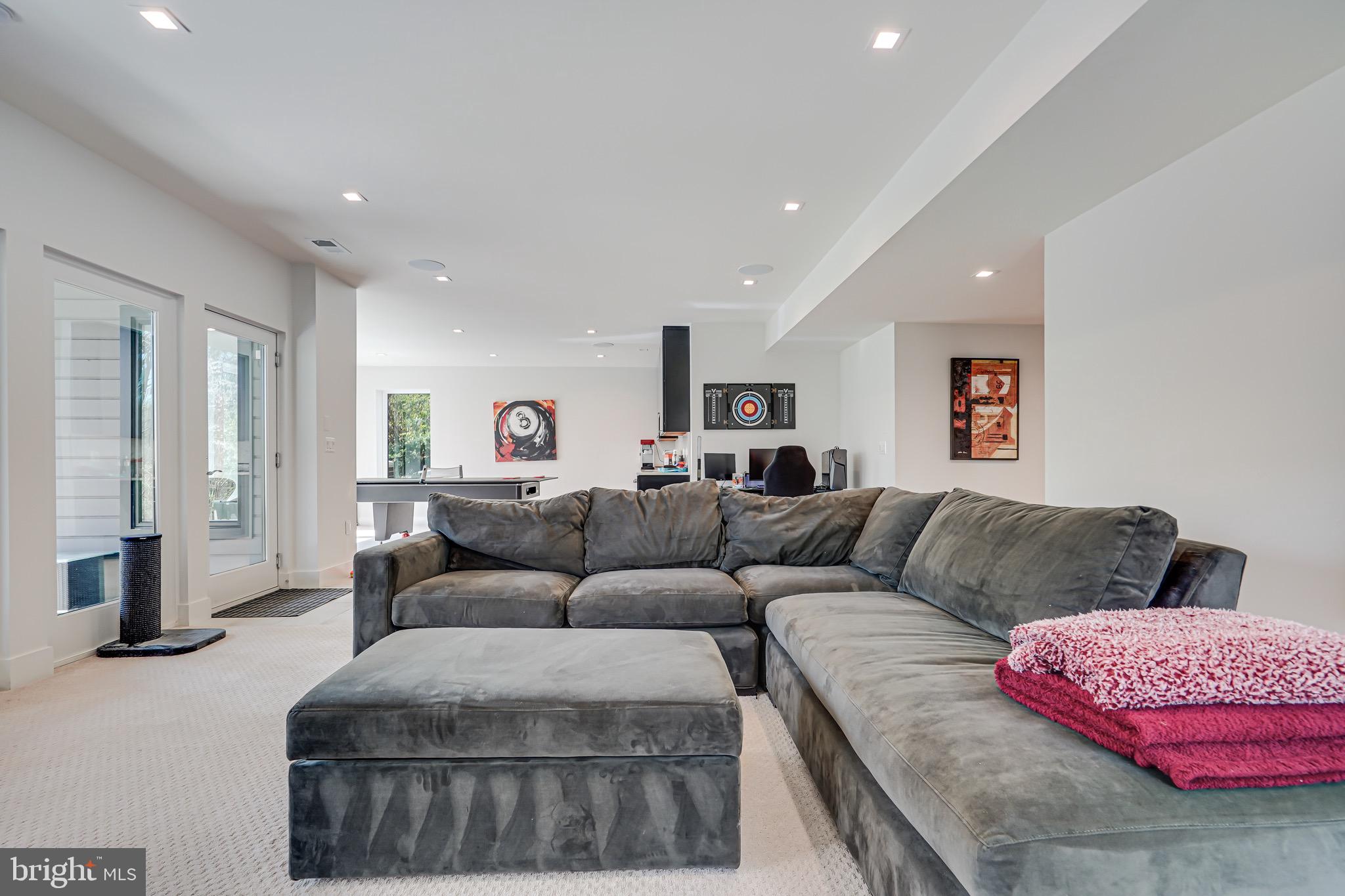 BELLEVUE FOREST - Residential