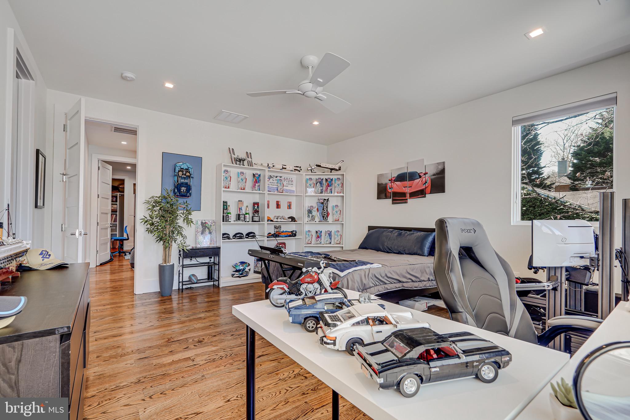 BELLEVUE FOREST - Residential