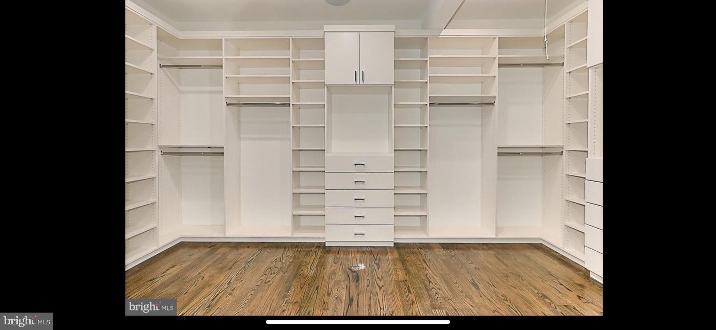 BELLEVUE FOREST - Residential