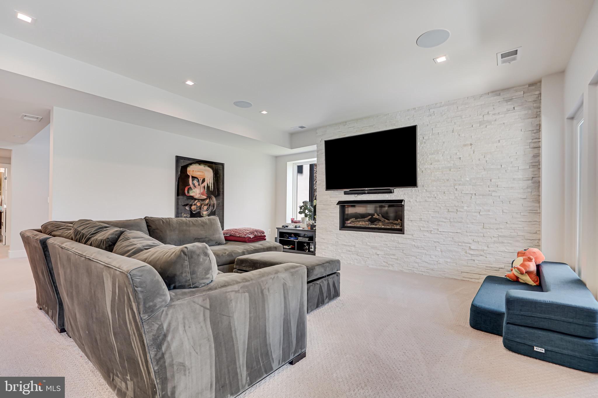 BELLEVUE FOREST - Residential