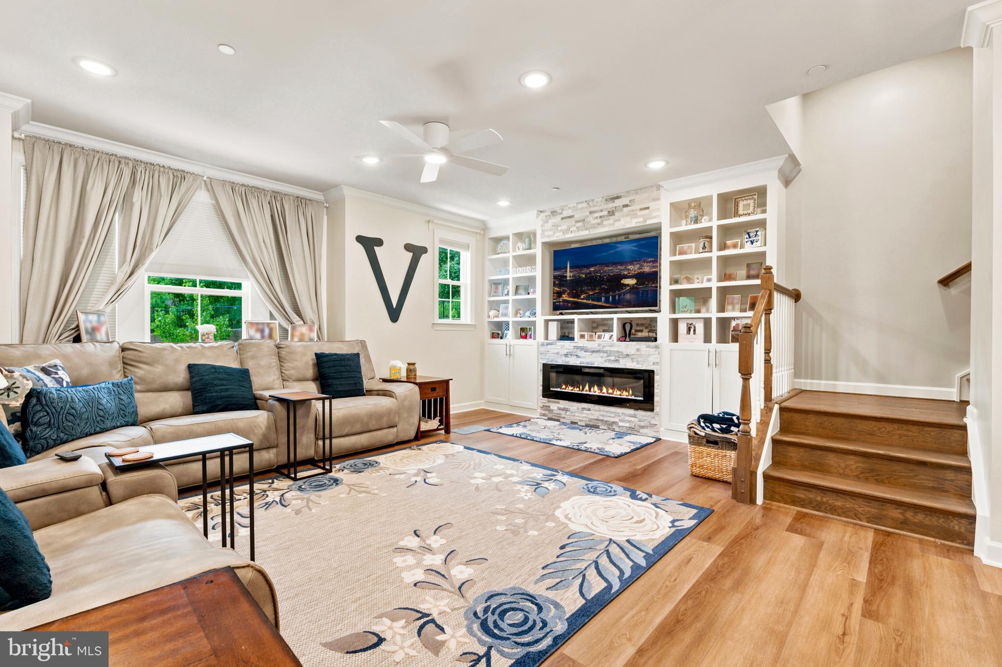 7353 MOUNTAINEER DRIVE