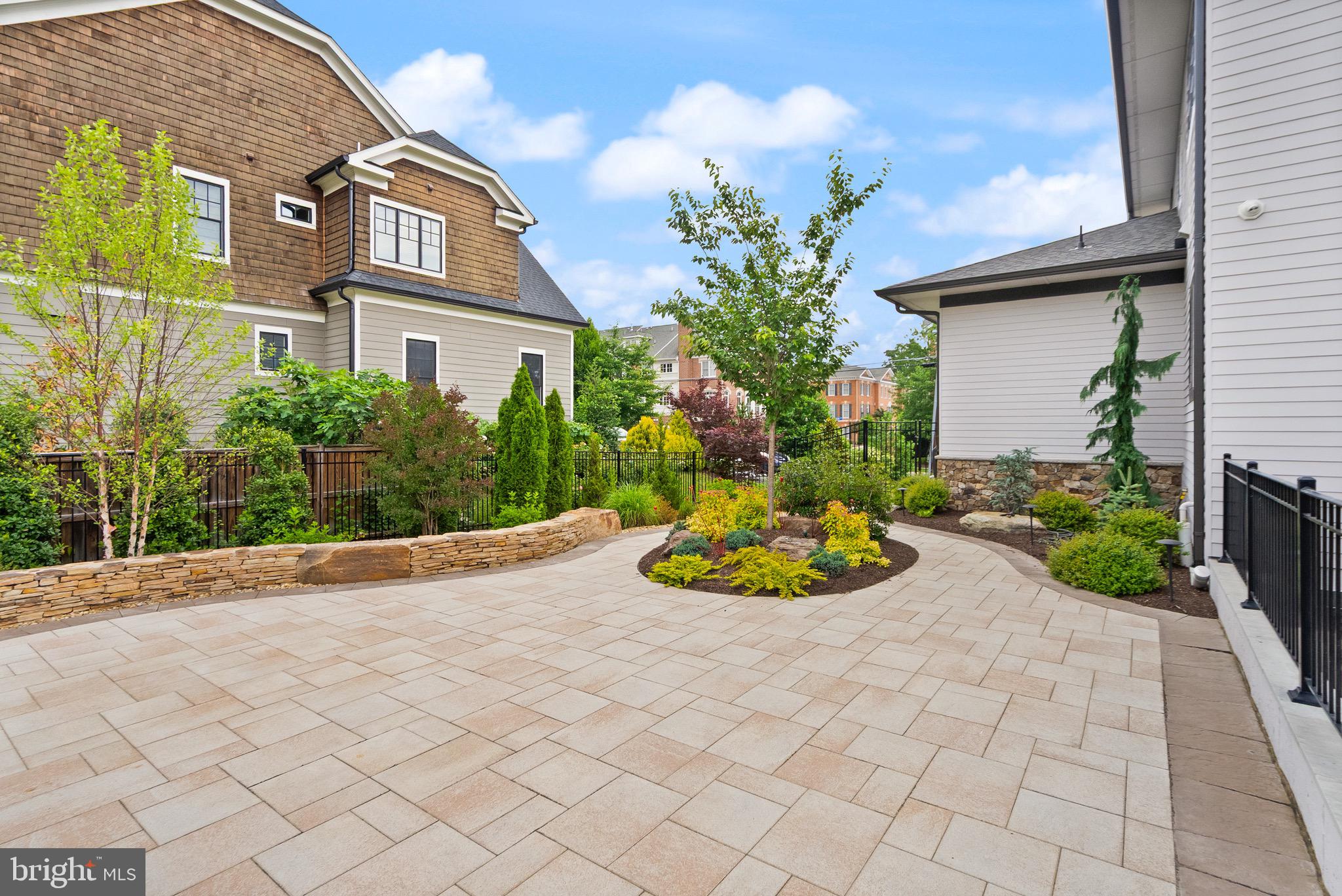 PARK GROVE - Residential