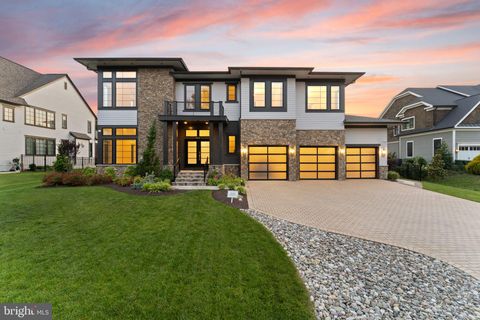 1554 DAVIDSON ROAD MCLEAN VA 22101