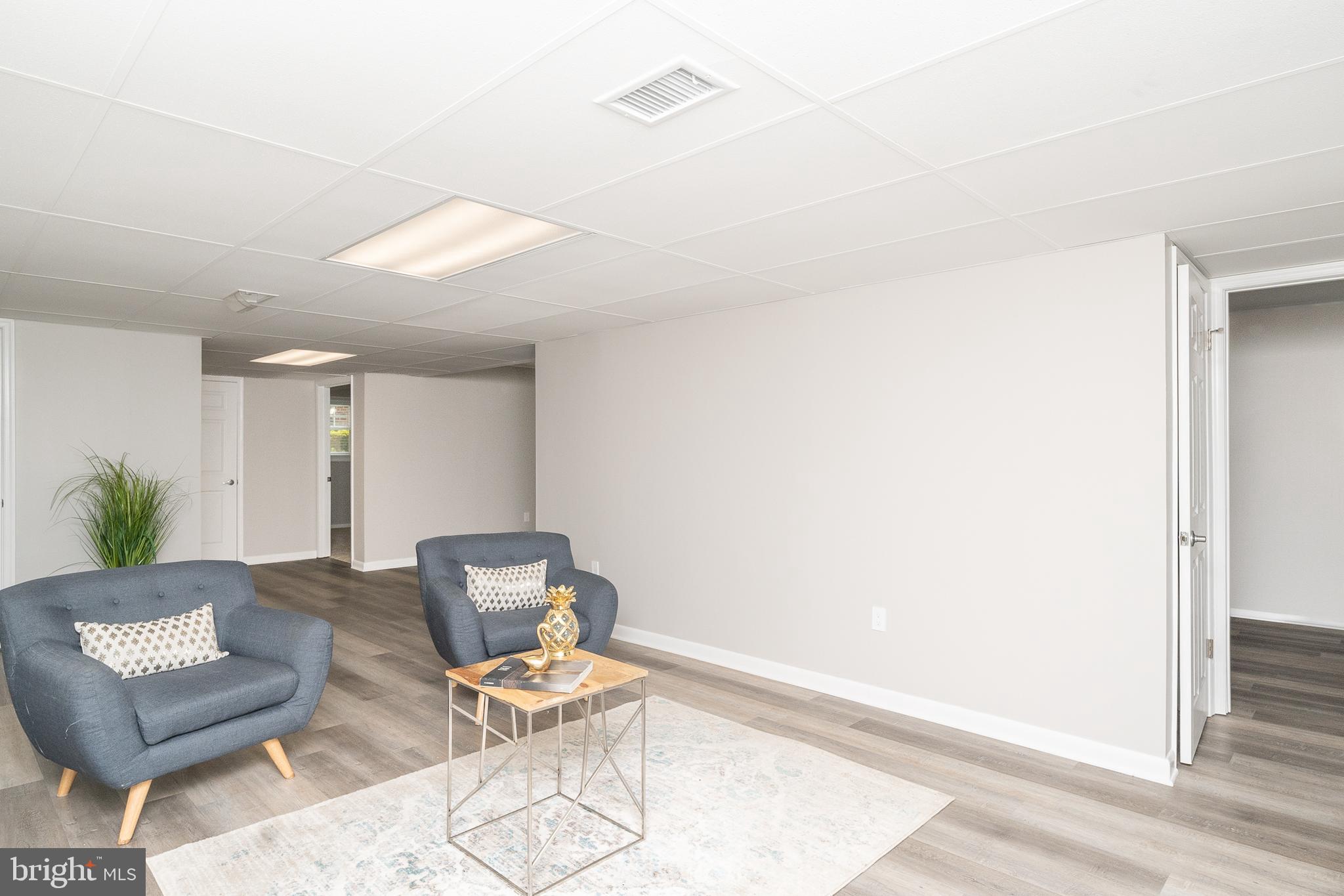 WILLIAMSBURG ESTATES - Residential