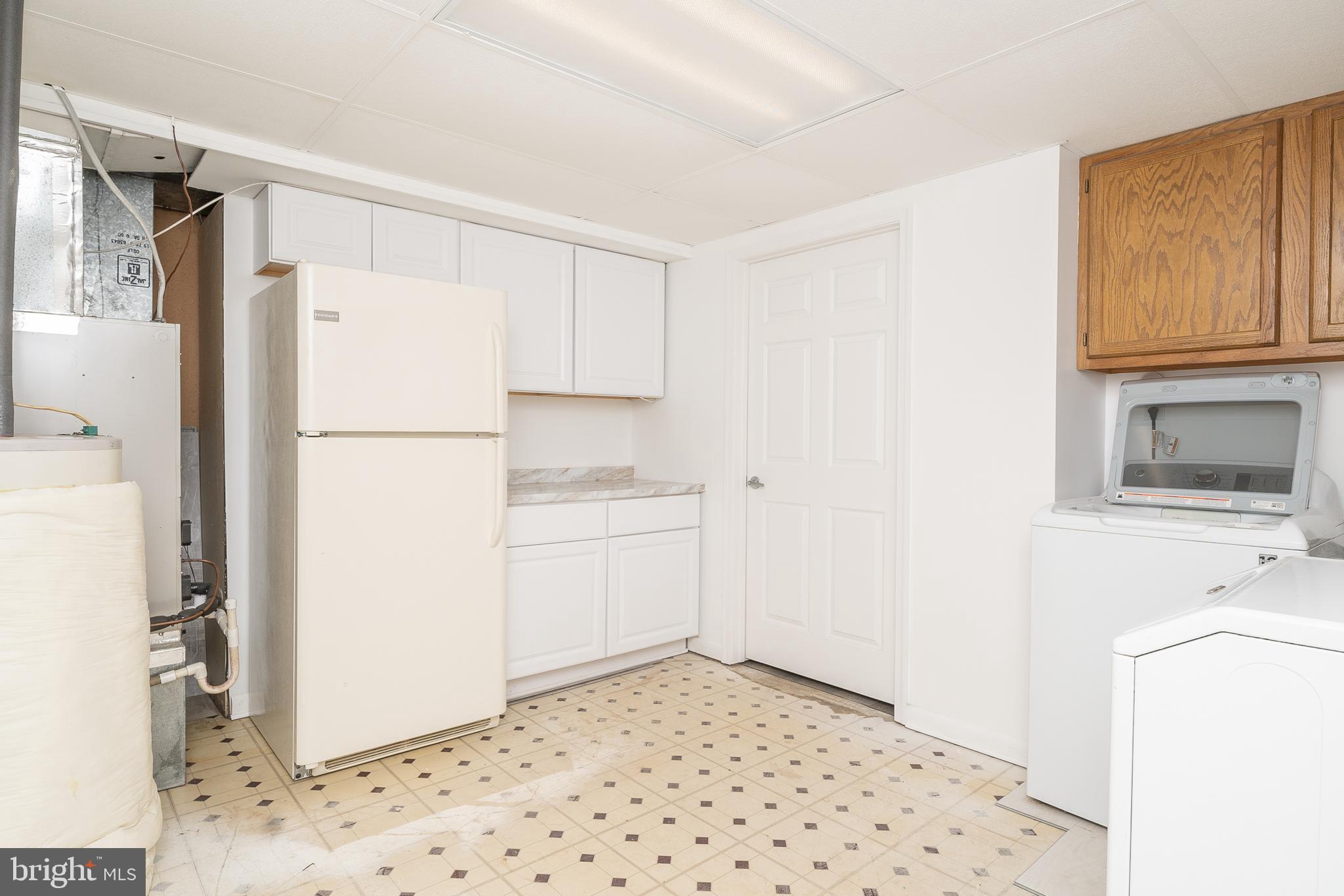 WILLIAMSBURG ESTATES - Residential