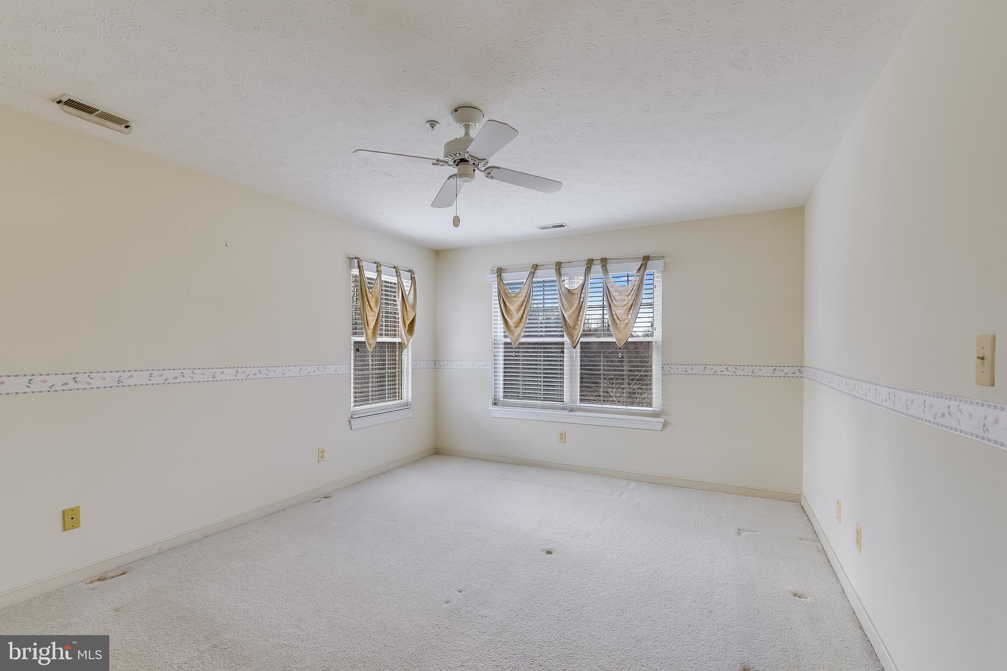 POND CONDOMINIUMS - Residential