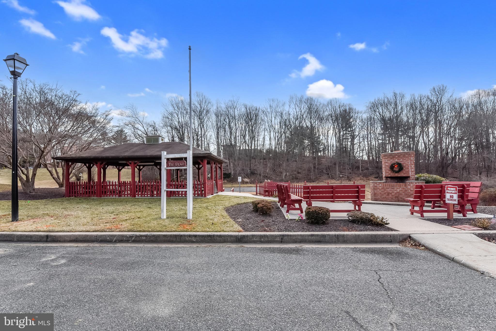 POND CONDOMINIUMS - Residential