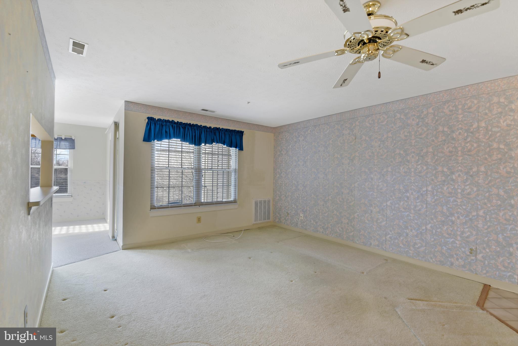 1712 LANDMARK DRIVE F 1712-F