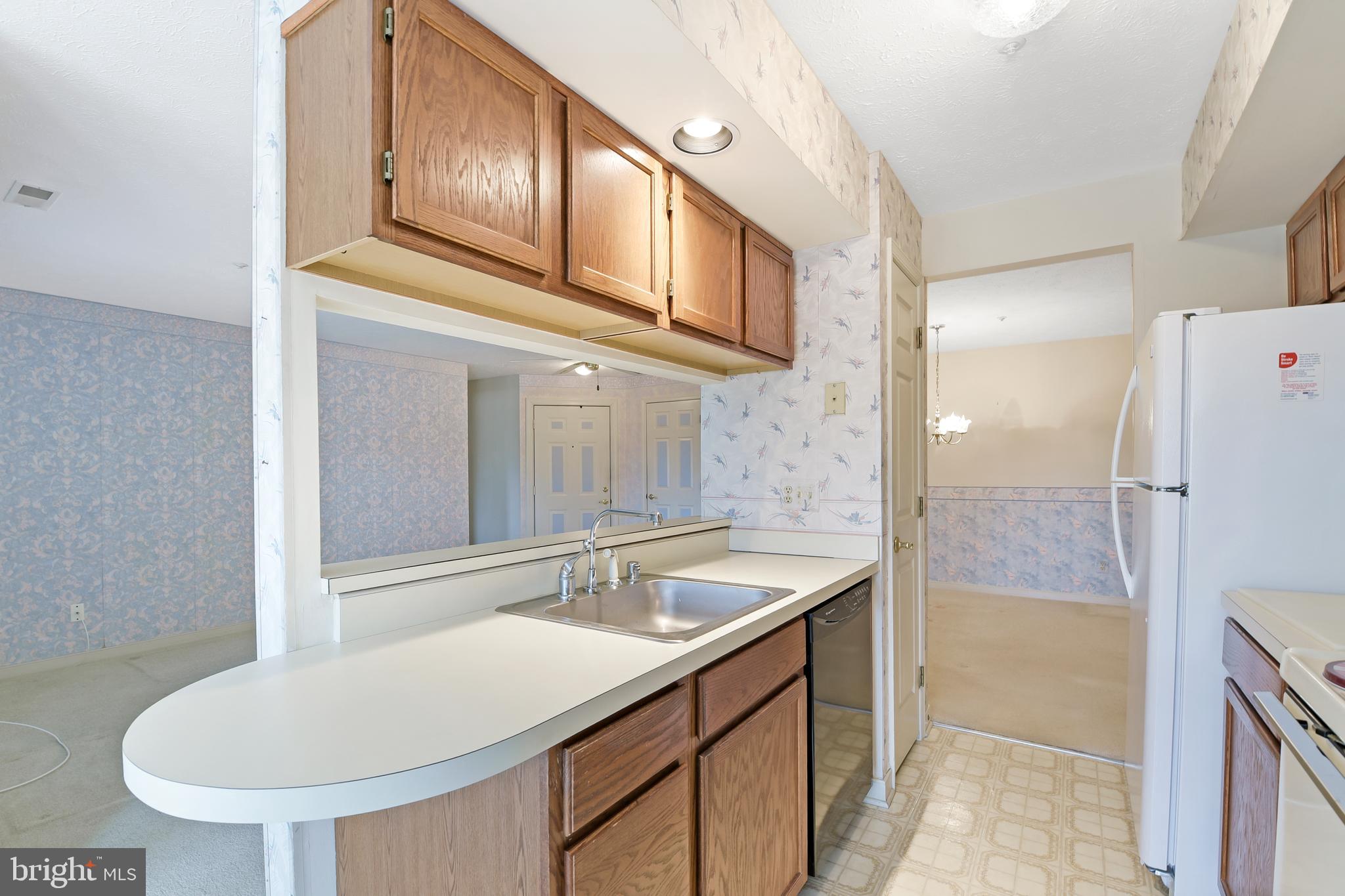 POND CONDOMINIUMS - Residential