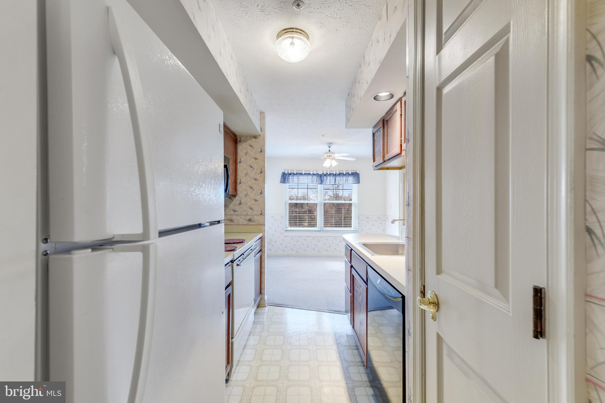 POND CONDOMINIUMS - Residential