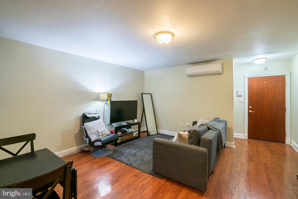2504 S BROAD ST APT 1, PHILADELPHIA, PA 19145 - Image 6fda2e1e233e6167ff4b8f4a5ec6af4c/1937827427