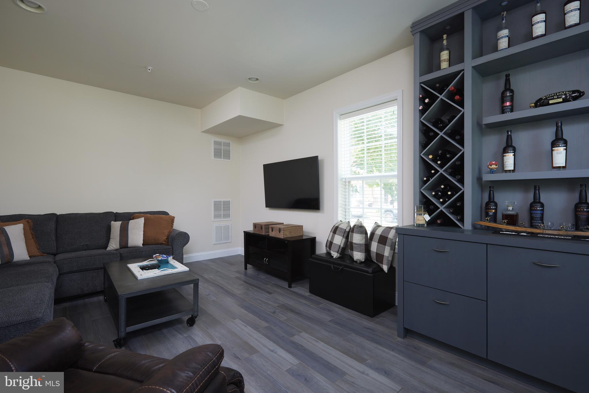 400 BLUE FLAX PLACE