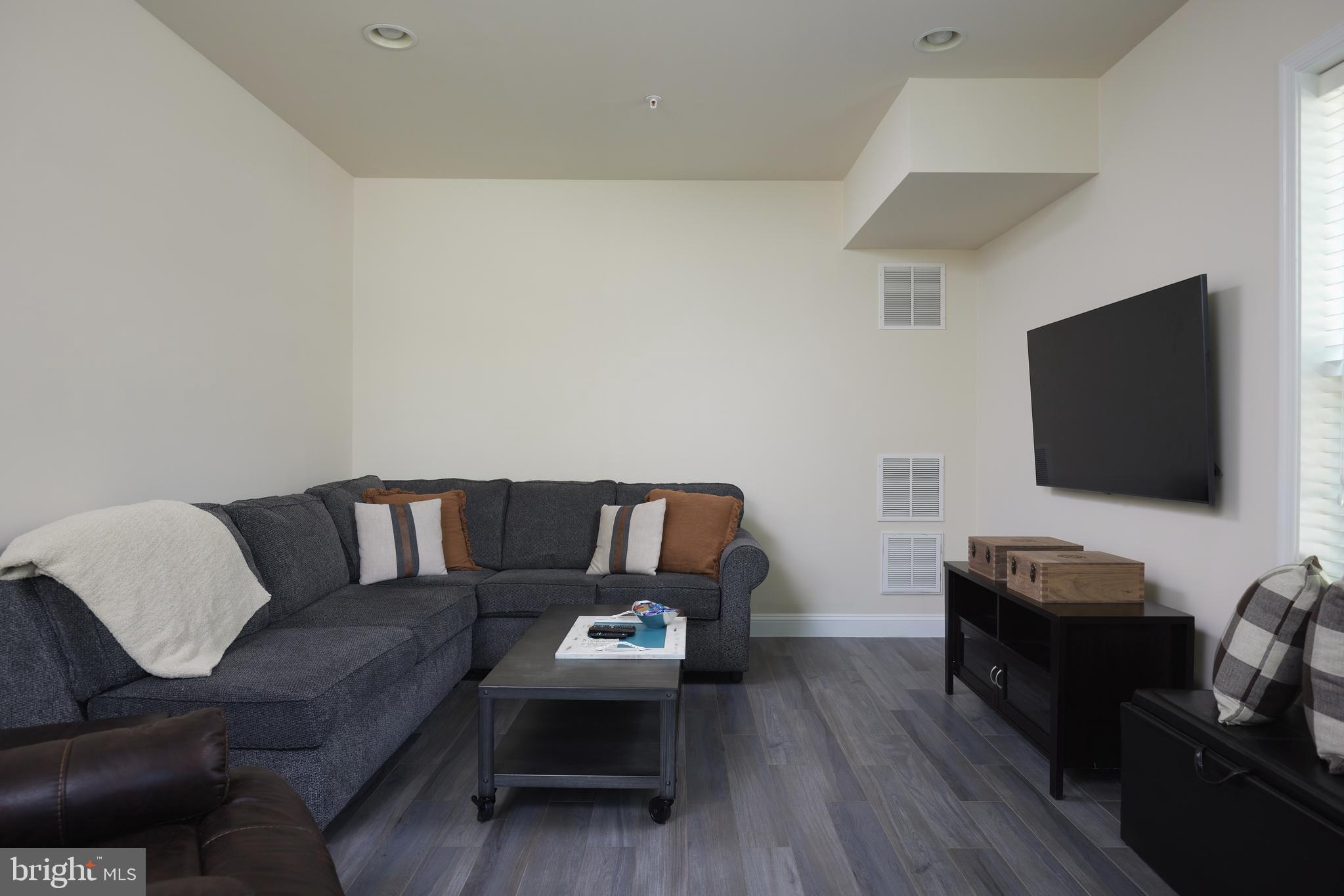 PARKLANDS AT WATKINS MILL - Residential