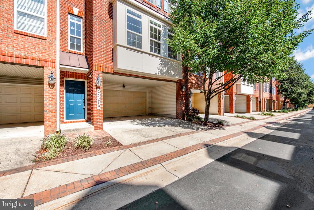 23219 SHAWS TAVERN 2351