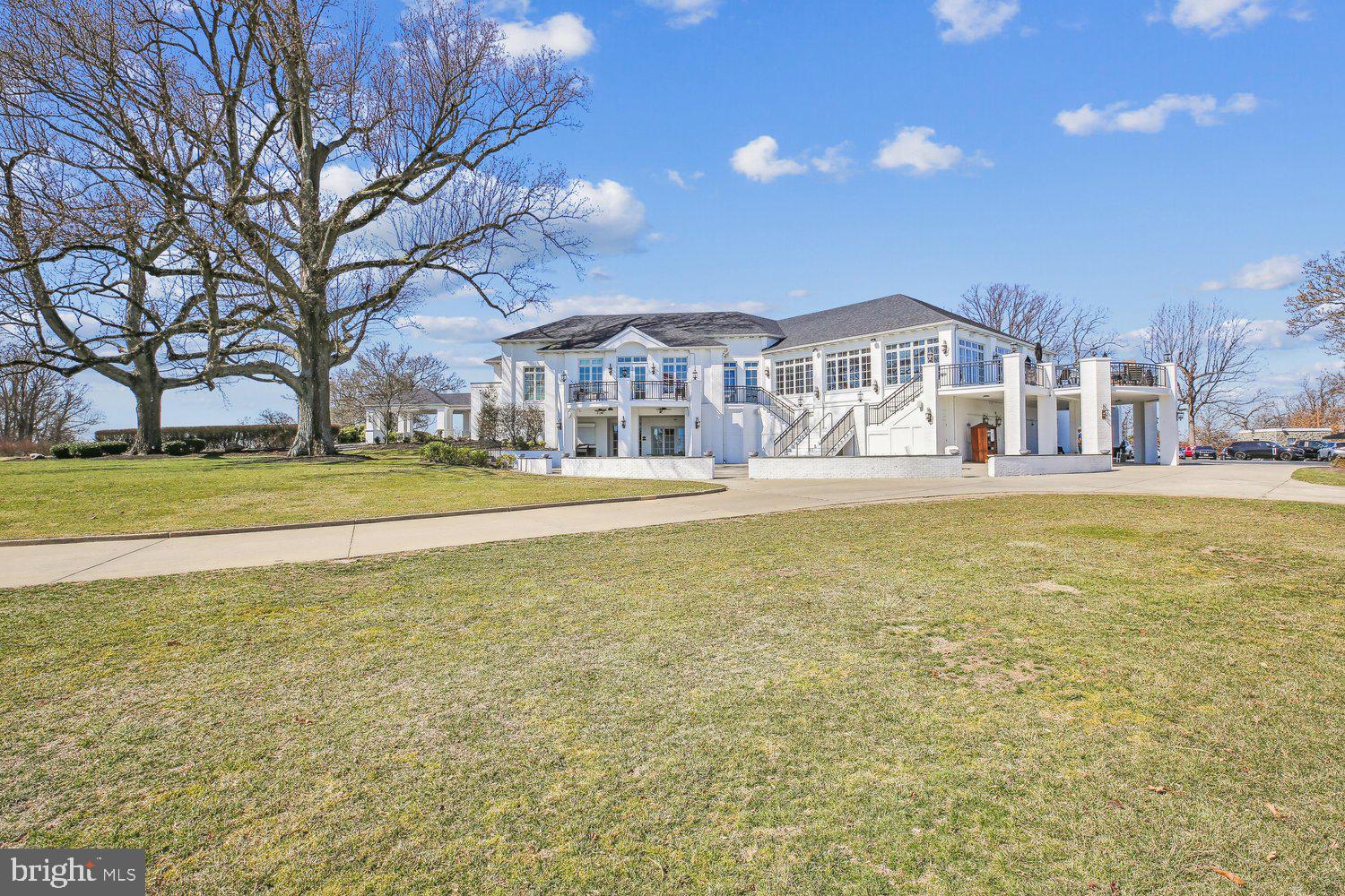 MANOR PARK - Residential