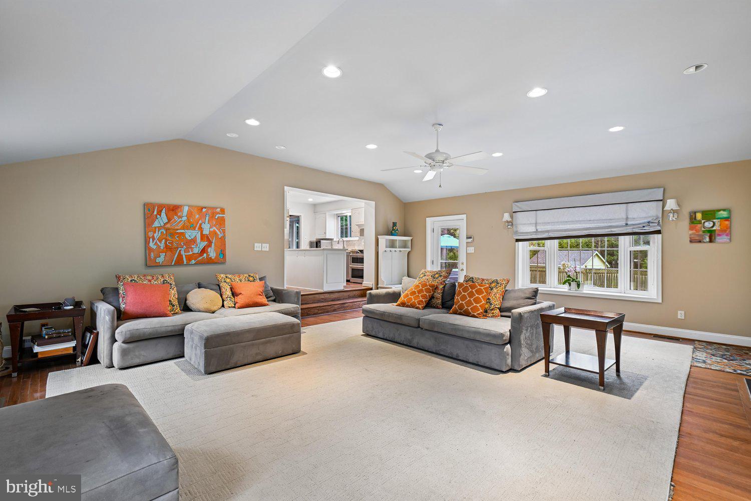 MANOR PARK - Residential